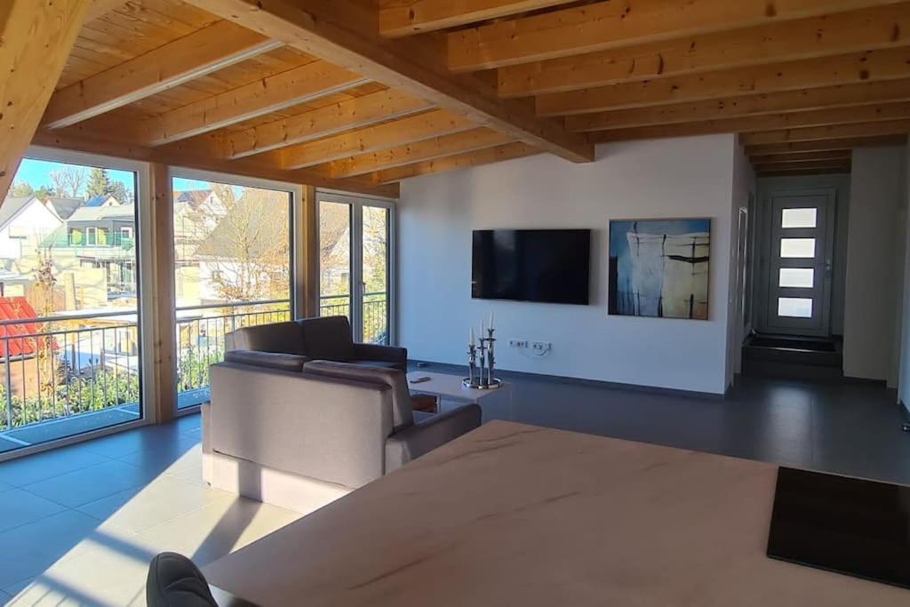 Moderne Ferienunterkunft/Wohnung Burgthann Exterior foto